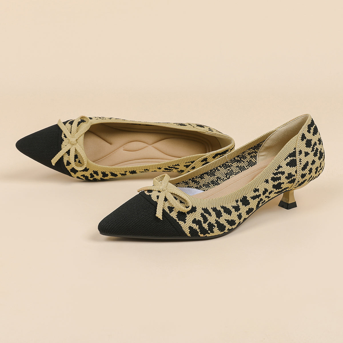 ポインテッドトゥ リボンデザイン 4cmキトゥンヒール パンプス