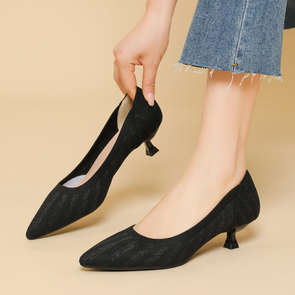 尖頭浅口 4cmキトゥンヒール パンプス