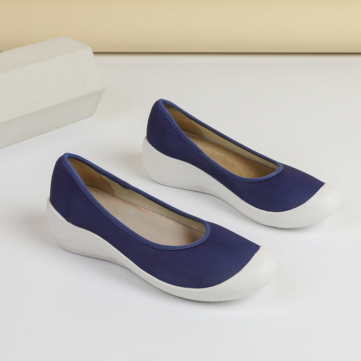 軽量ソフトソール 厚底カジュアルシューズ