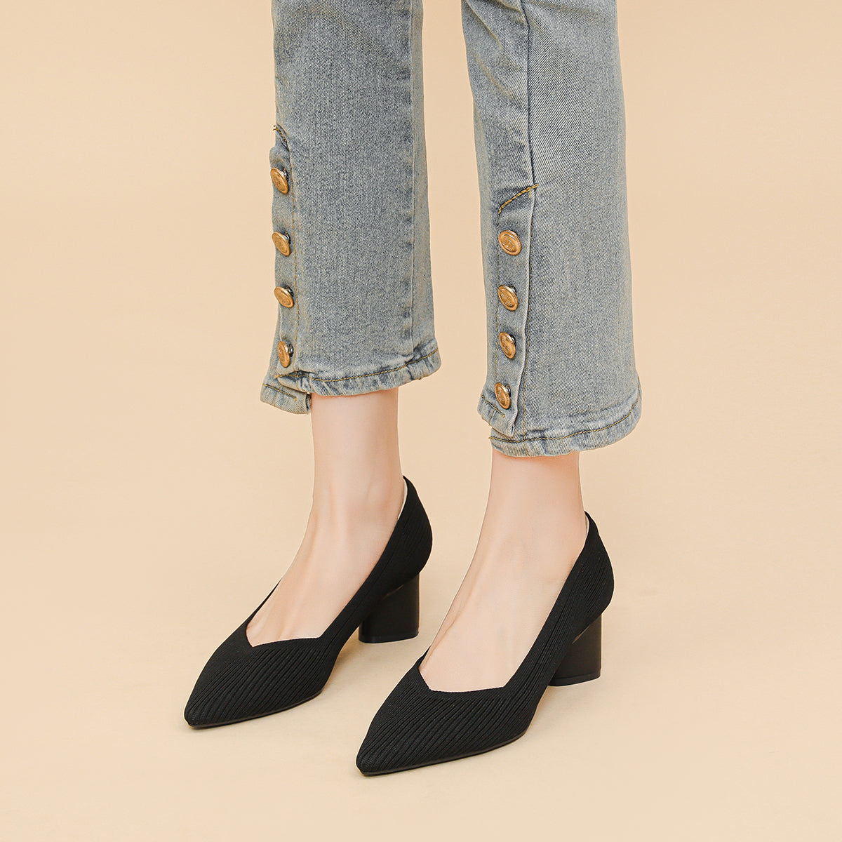 尖トゥVカット太ヒールパンプス（6cmヒール）