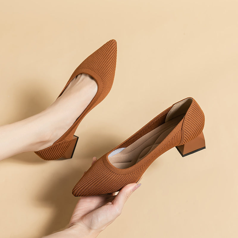 尖ったトゥの浅口粗ヒールカジュアルパンプス（中ヒール4cm）