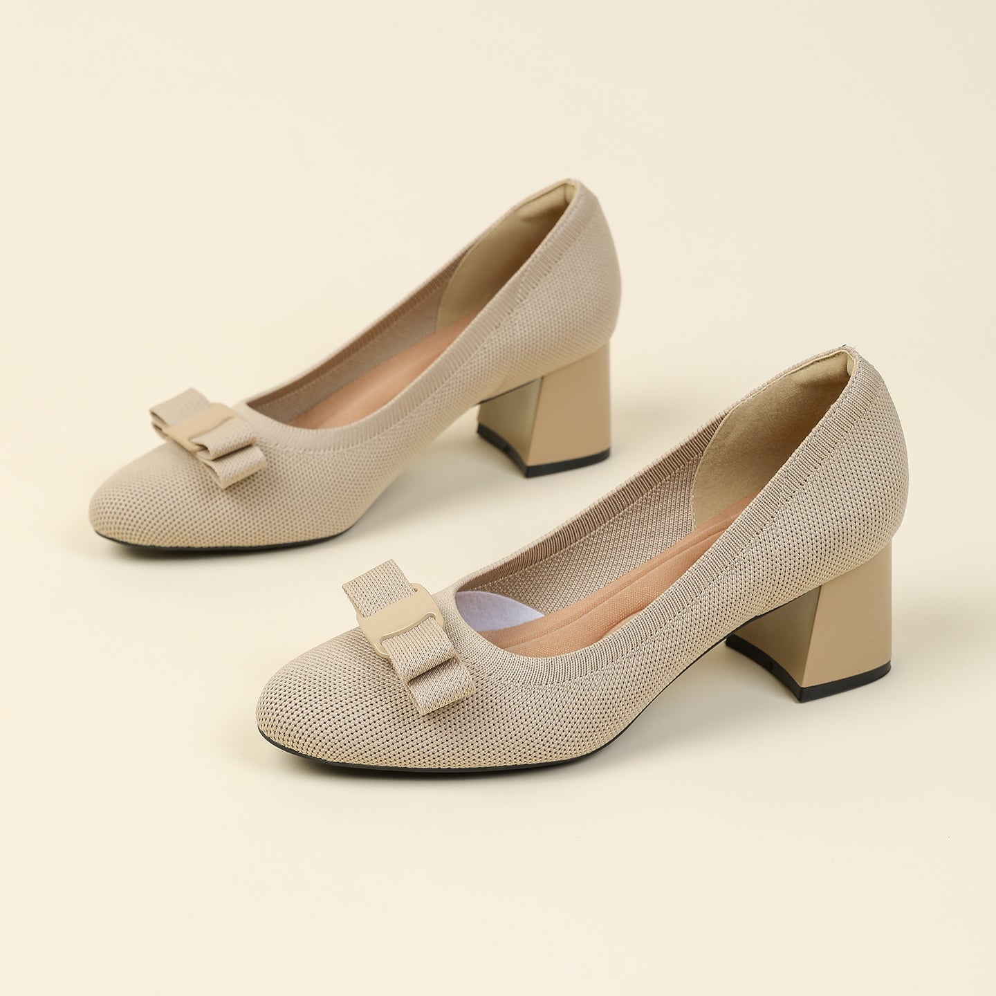 リボン付きチャンキーヒールパンプス