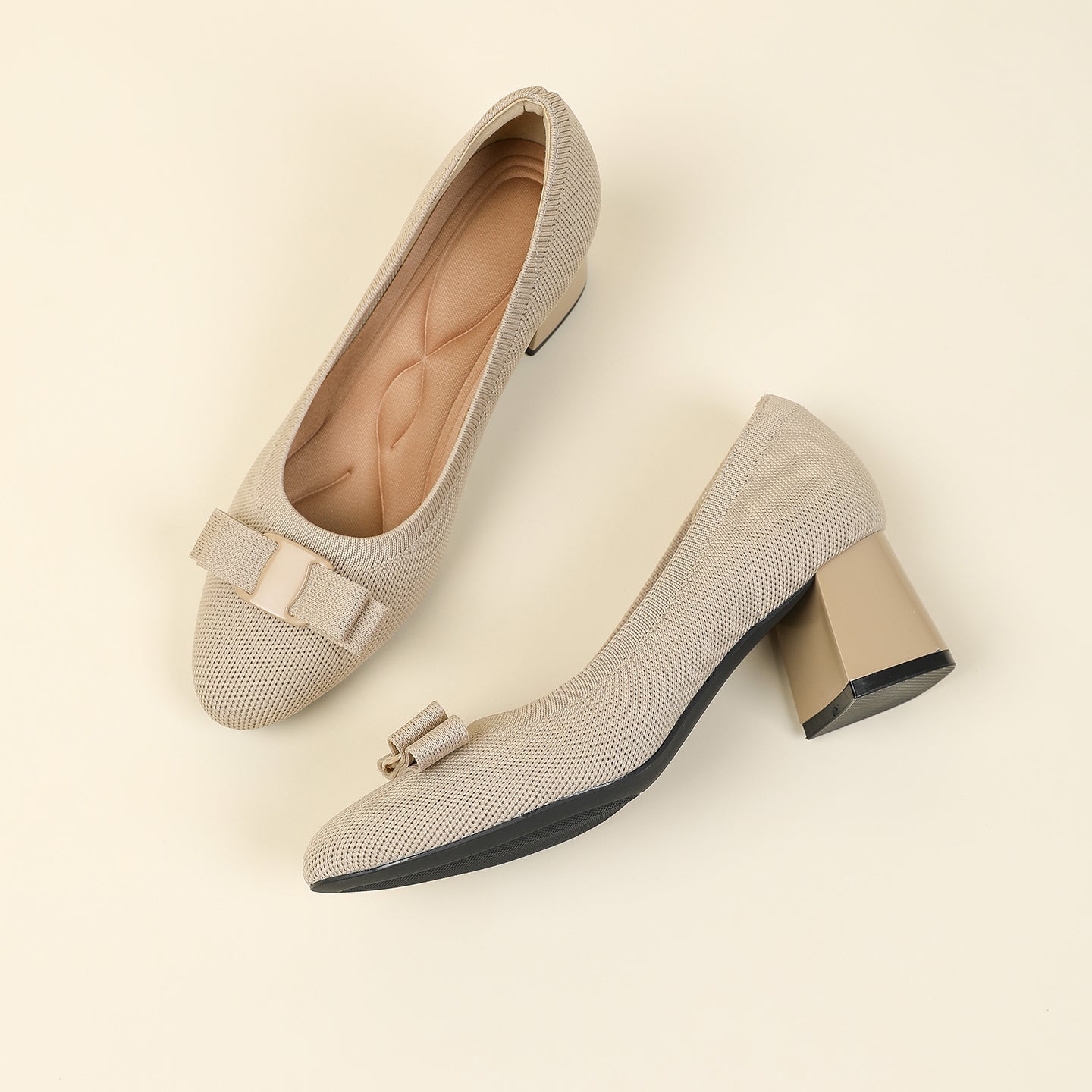 リボン付きチャンキーヒールパンプス