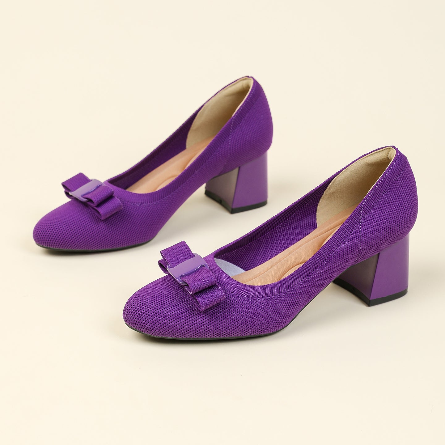 リボン付きチャンキーヒールパンプス