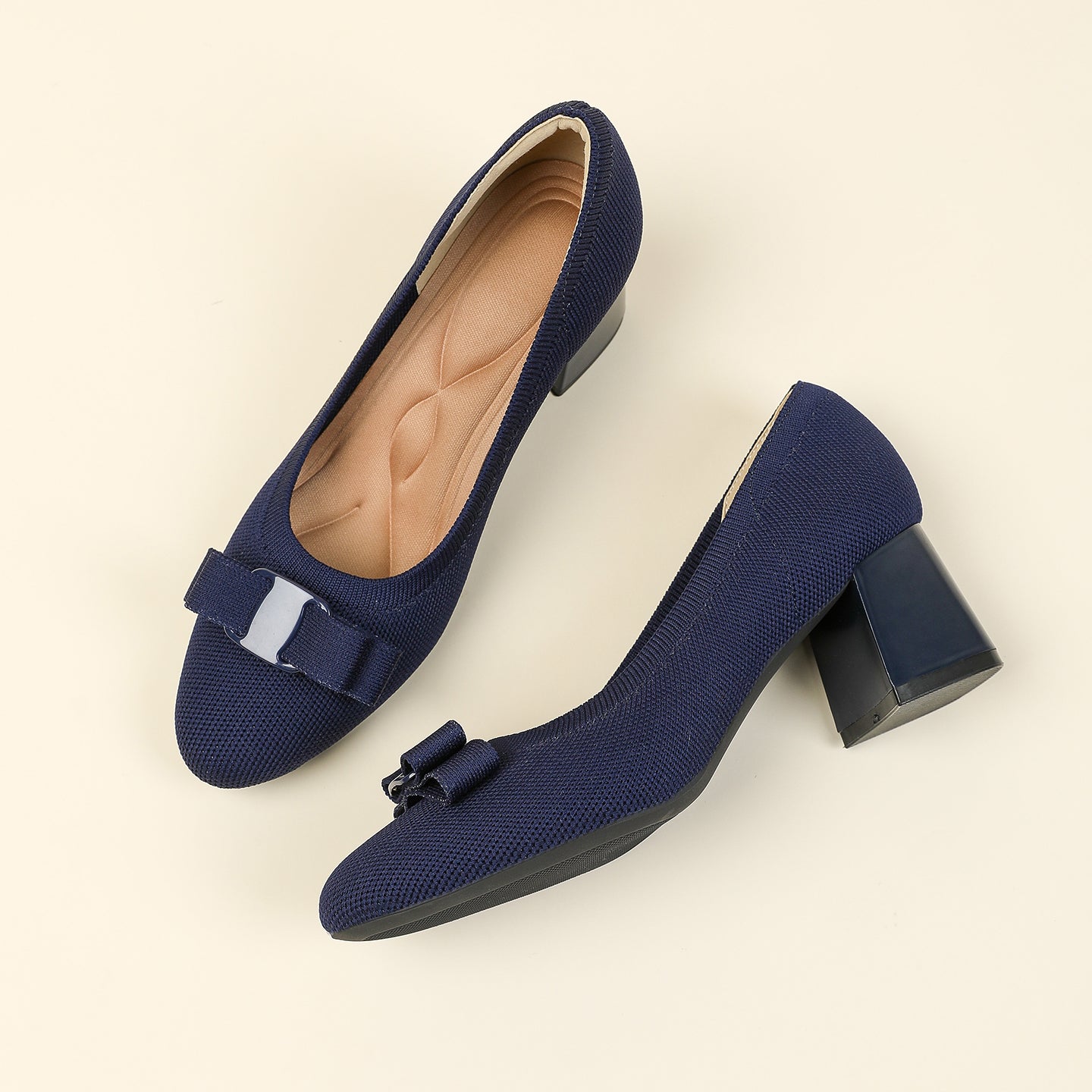 リボン付きチャンキーヒールパンプス