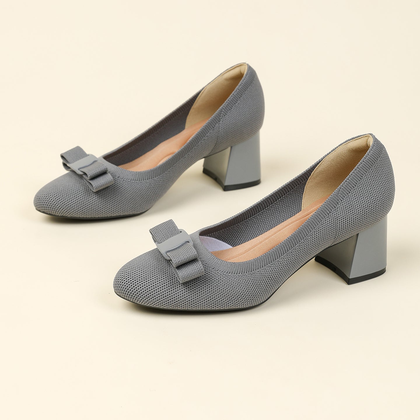 リボン付きチャンキーヒールパンプス