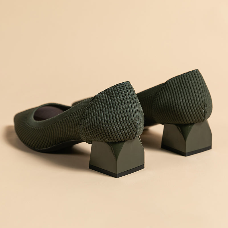 尖ったトゥの浅口粗ヒールカジュアルパンプス（中ヒール4cm）