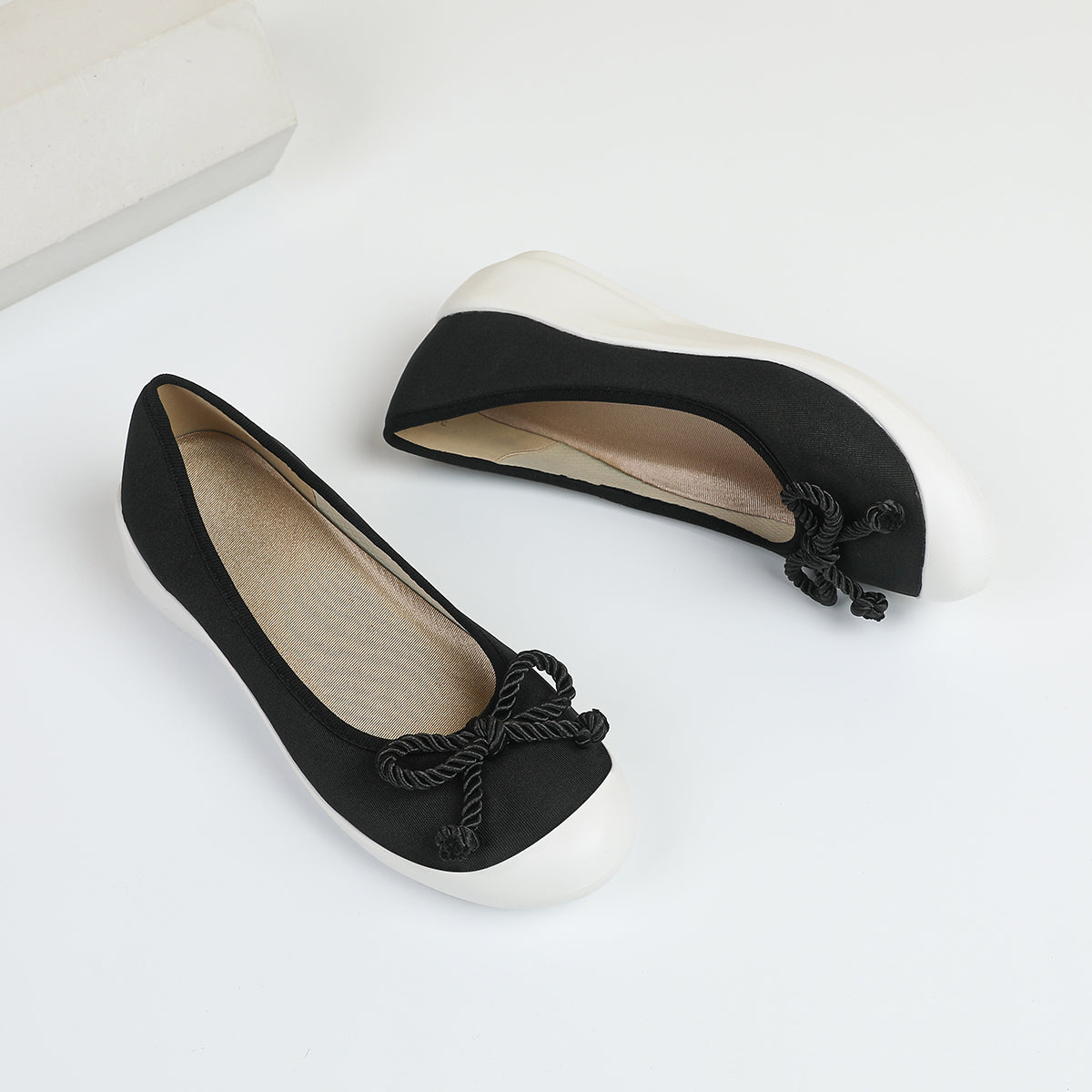 リボンデザイン ラウンドトゥ ウェッジシューズ