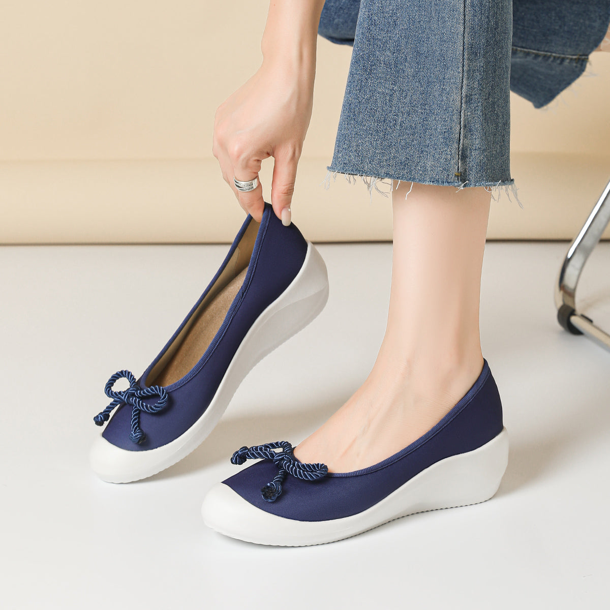 リボンデザイン ラウンドトゥ ウェッジシューズ