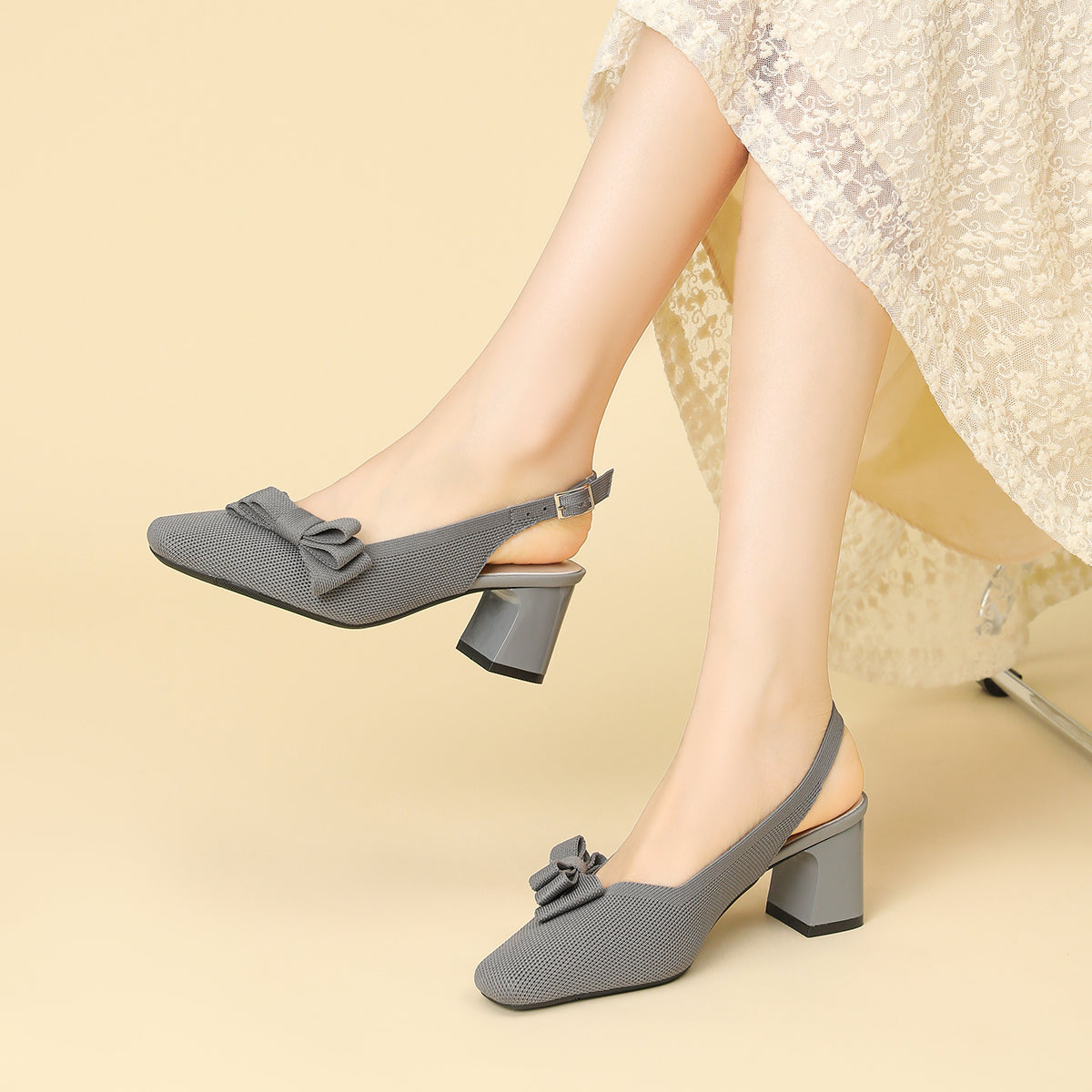 スクエアトゥ 蝶結び付き 太ヒール サンダル レディース