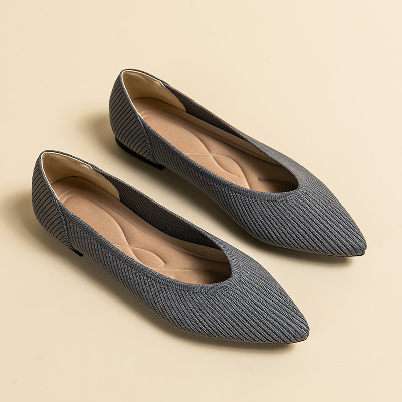 尖トゥ浅口フラットシューズ（カジュアルパンプス）