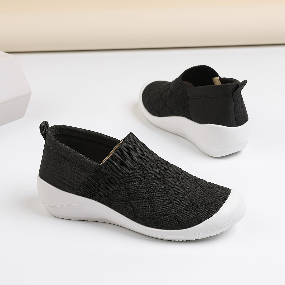 厚底軽量ウェッジスニーカー 包頭タイプ レディース