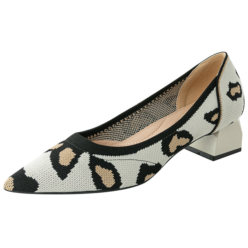 尖ったトゥの浅口粗ヒールカジュアルパンプス（中ヒール4cm）