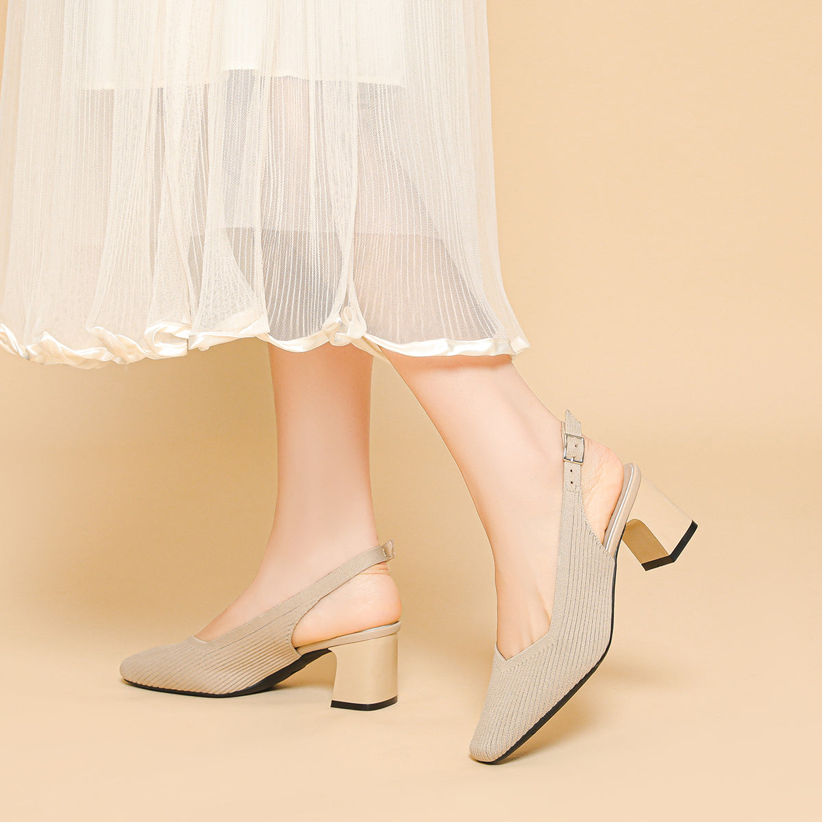 方頭後ろストラップ太ヒールサンダル（5.5cmヒール）