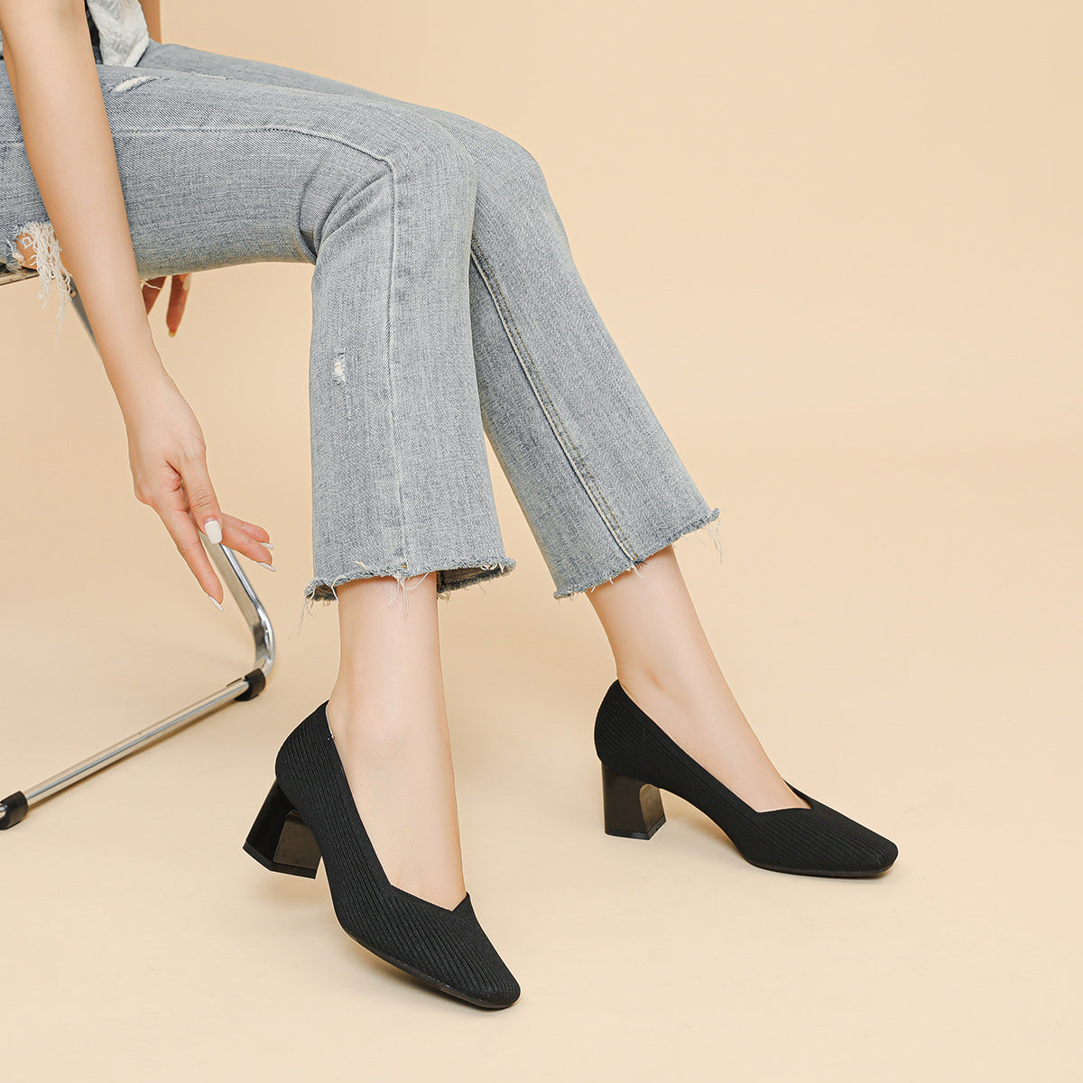 スクエアトゥVカット粗ヒールパンプス（6cmハイヒール）