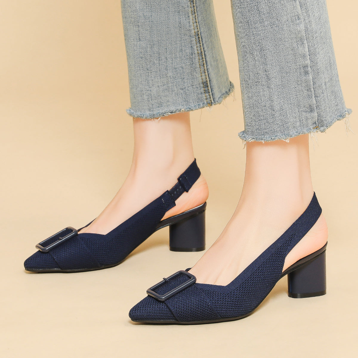 ポインテッドトゥ 浅口 太ヒールサンダル