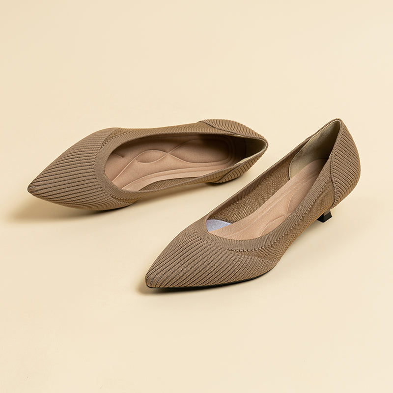 透気 ポインテッドトゥ 小猫ヒール 中高パンプス