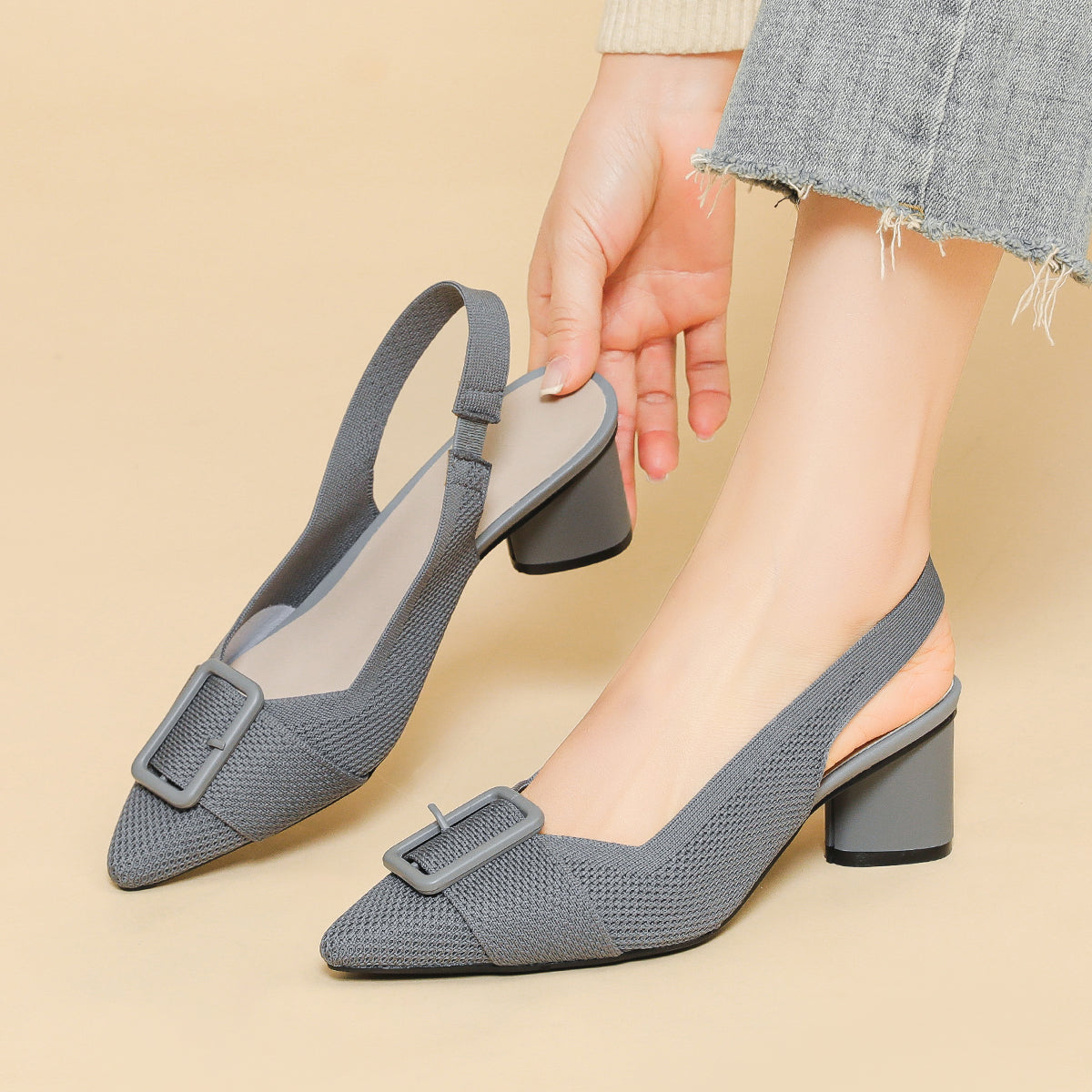 ポインテッドトゥ 浅口 太ヒールサンダル