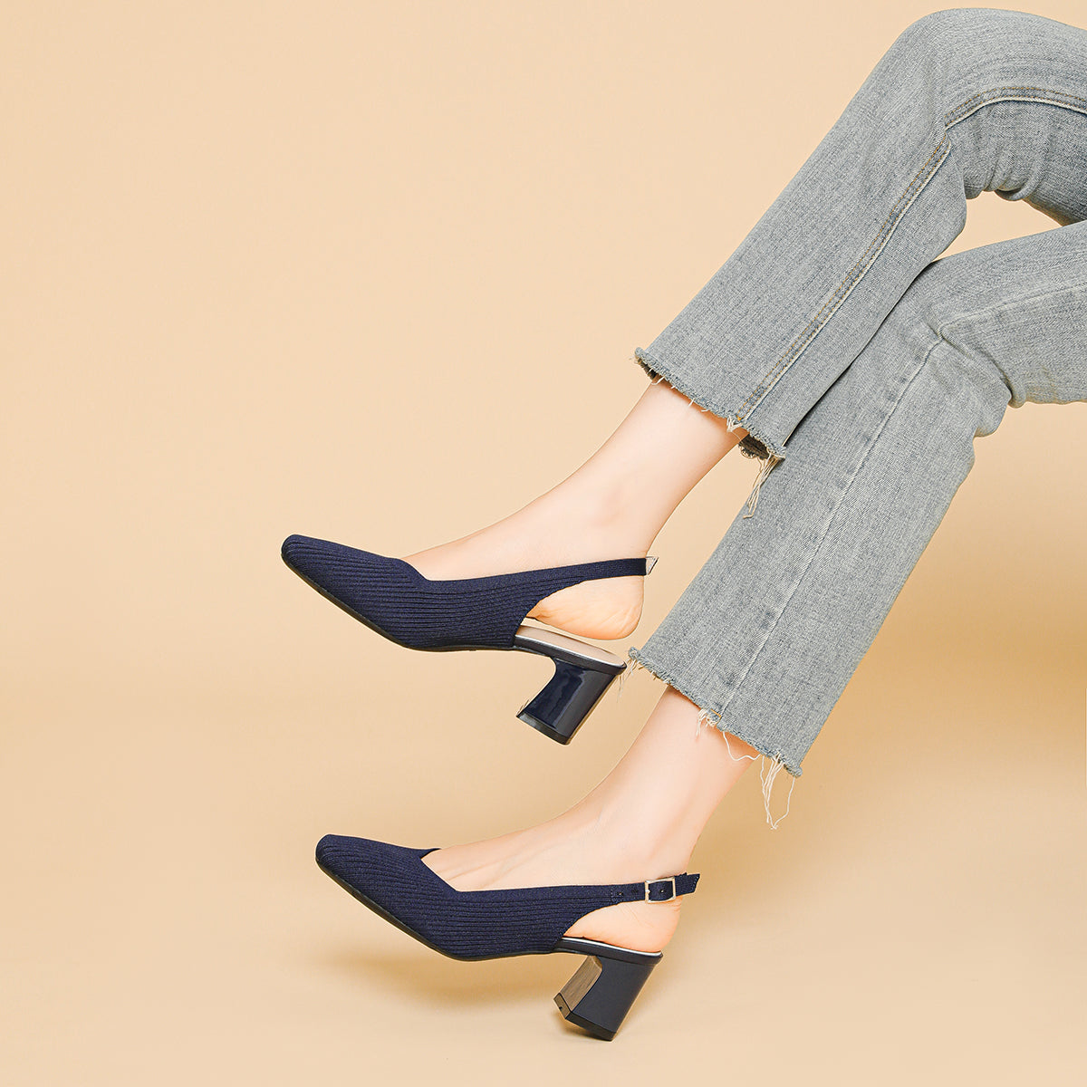 方頭後ろストラップ太ヒールサンダル（5.5cmヒール）
