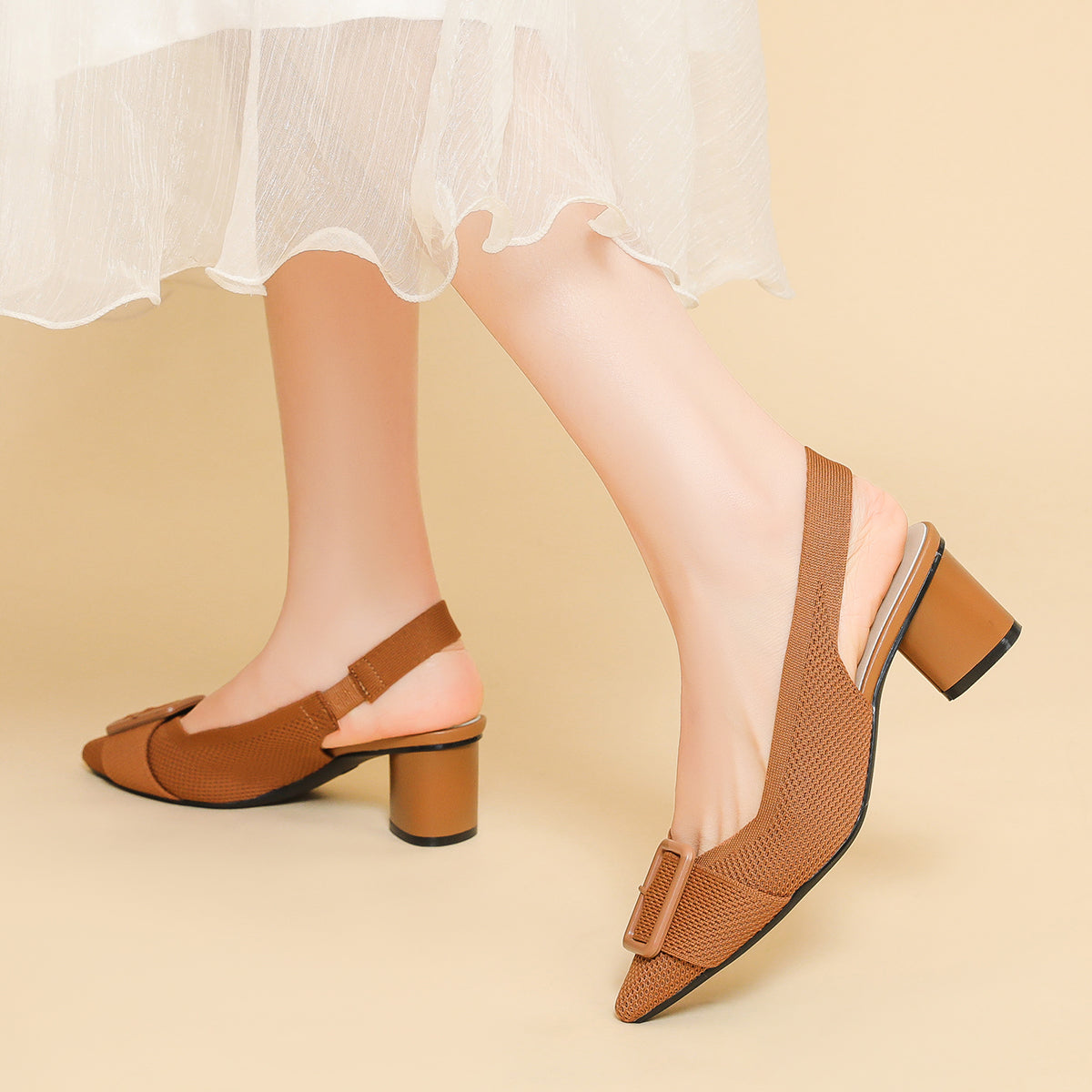 ポインテッドトゥ 浅口 太ヒールサンダル