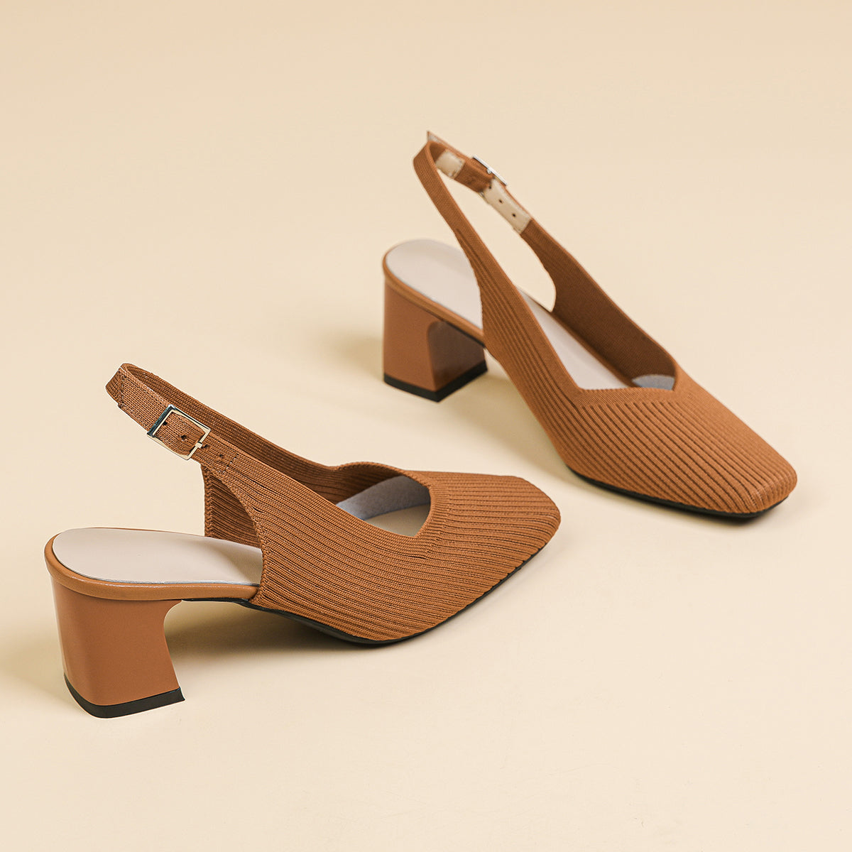 方頭後ろストラップ太ヒールサンダル（5.5cmヒール）