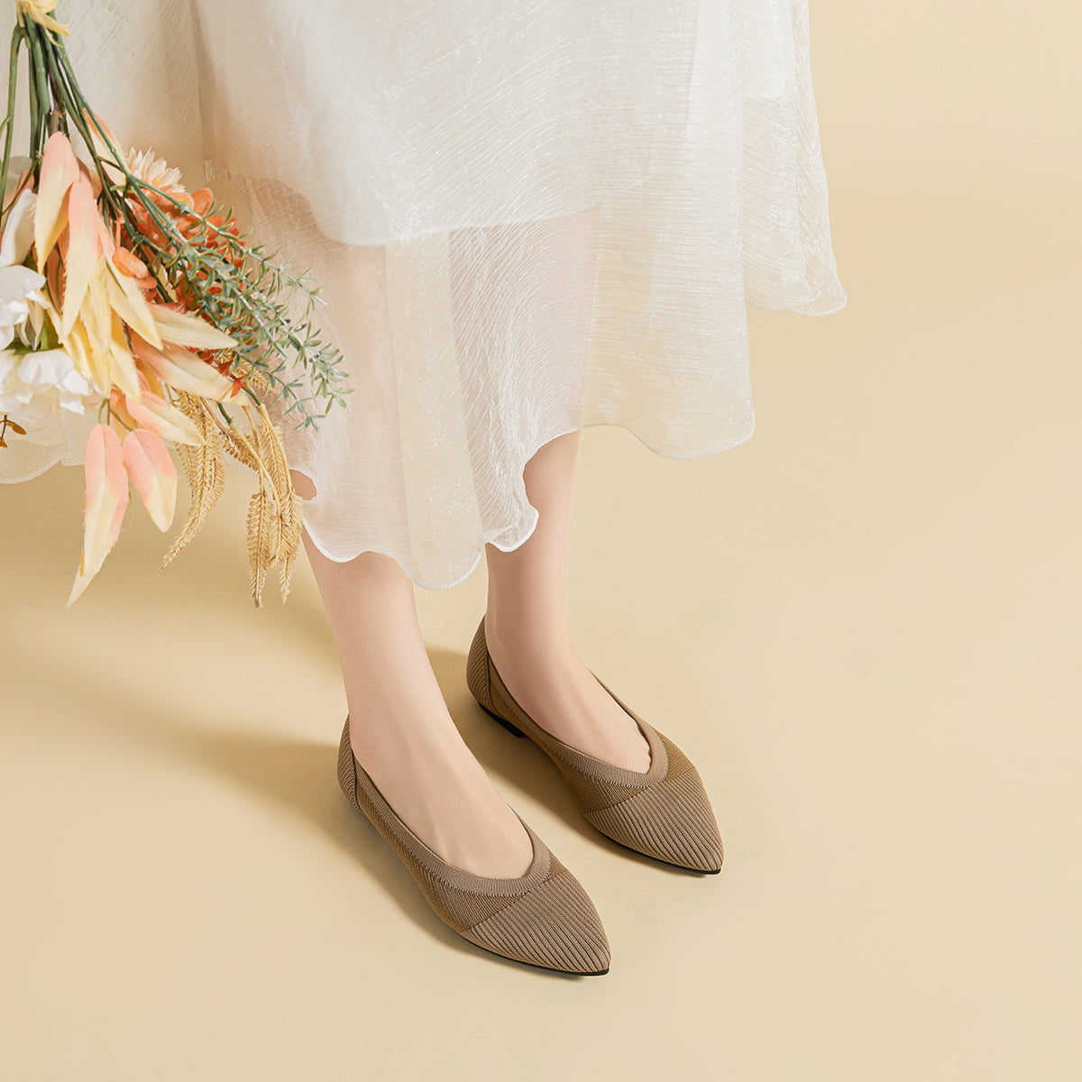 尖頭鏤空フラットシューズ