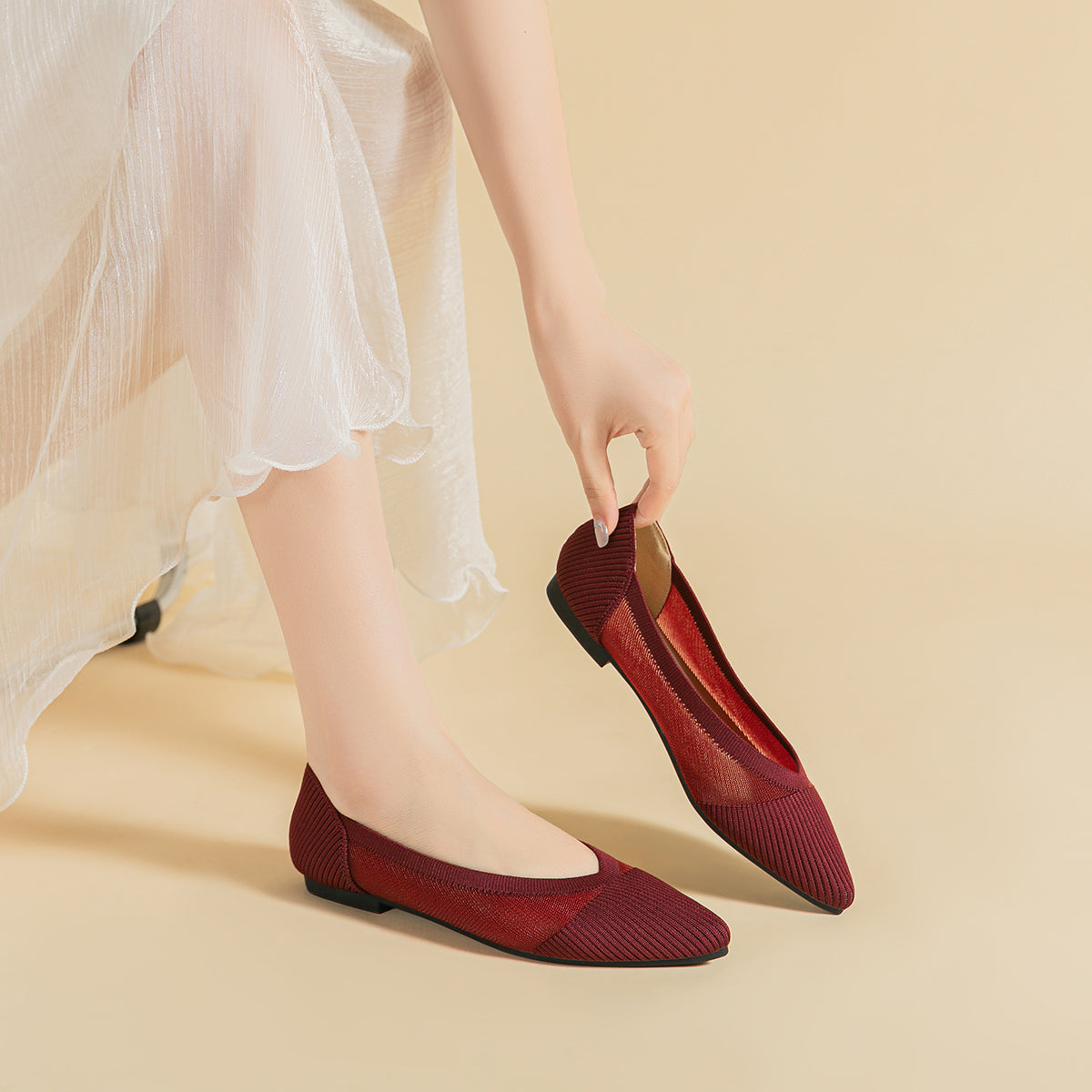 尖頭鏤空フラットシューズ