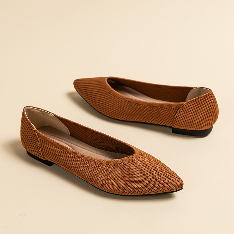 尖トゥ浅口フラットシューズ（カジュアルパンプス）