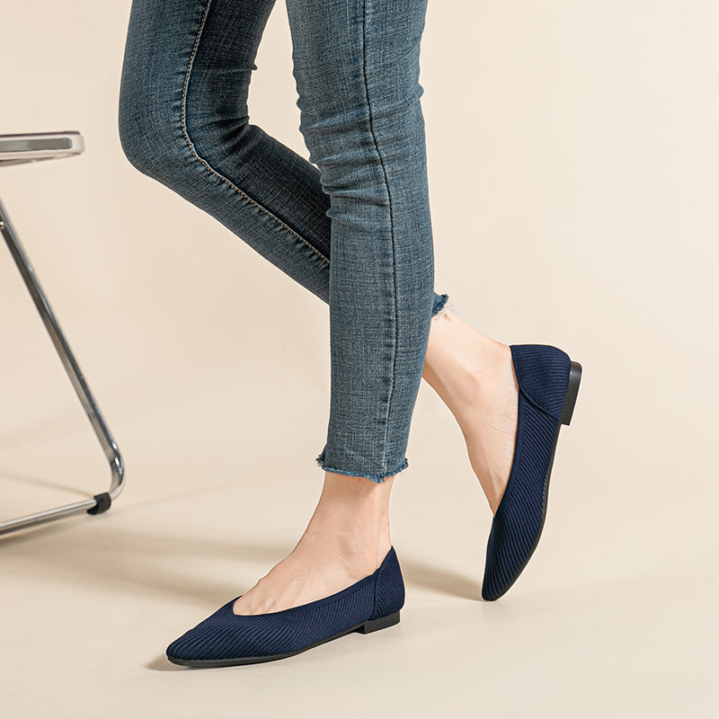 尖トゥ浅口フラットシューズ（カジュアルパンプス）