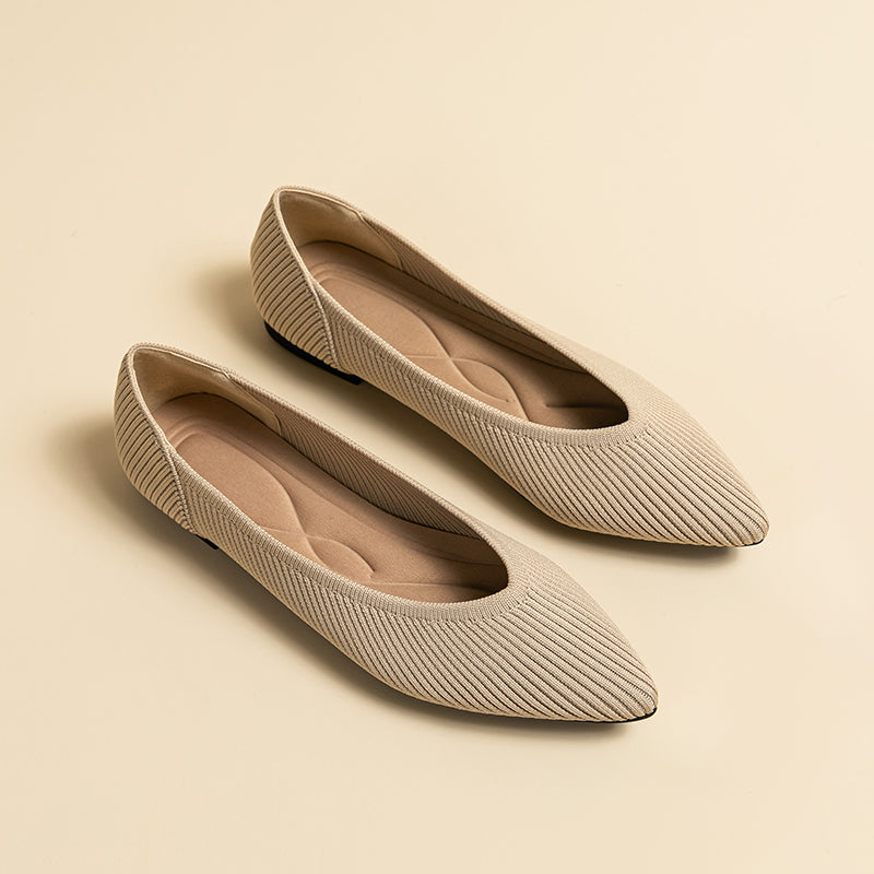 尖トゥ浅口フラットシューズ（カジュアルパンプス）