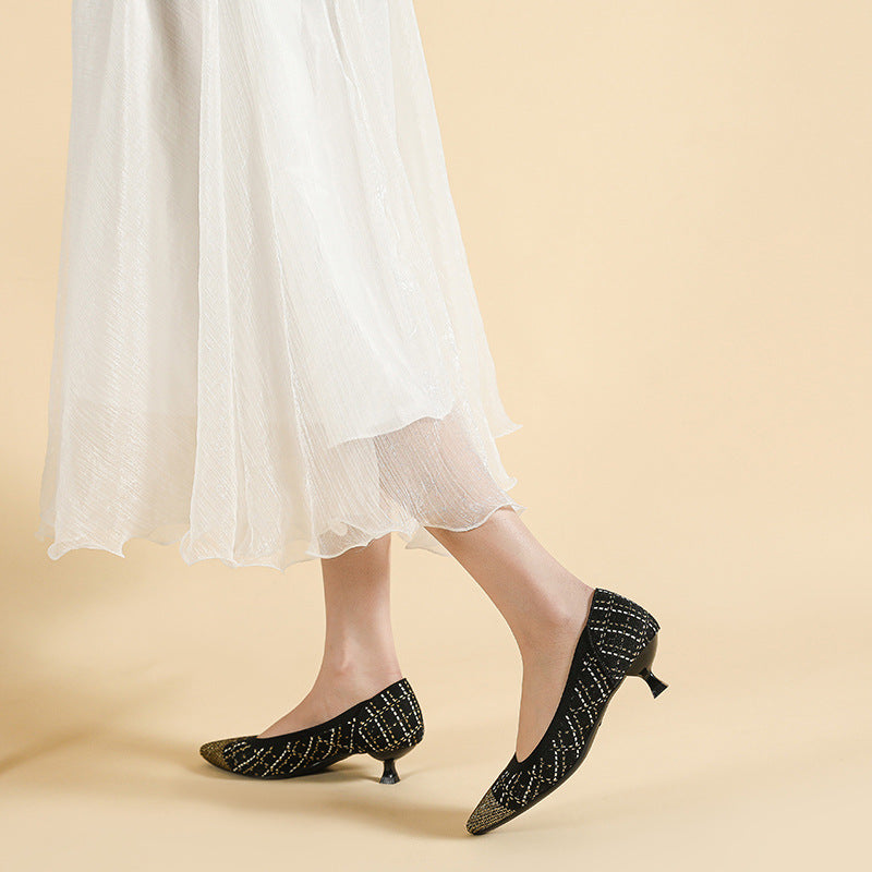 尖ったトゥの浅口プリンセスパンプス・ミドルハイヒール