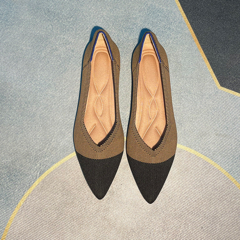 尖ったトゥの浅口フラットシューズ・シングルシューズ