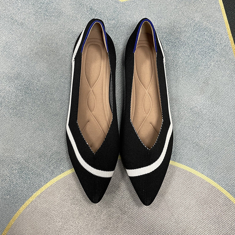 尖ったトゥの浅口フラットシューズ・シングルシューズ