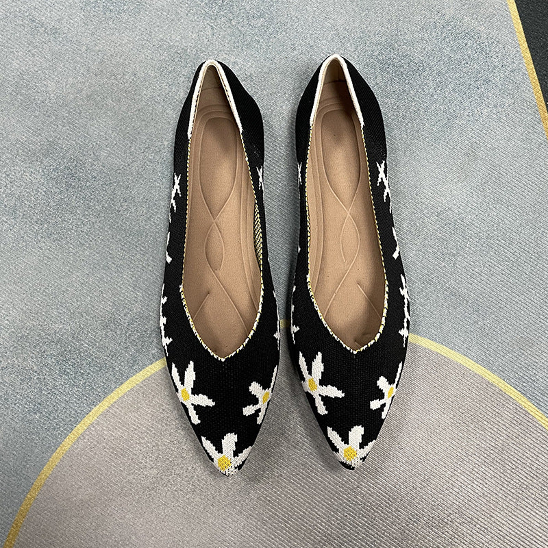 尖ったトゥの浅口フラットシューズ・シングルシューズ