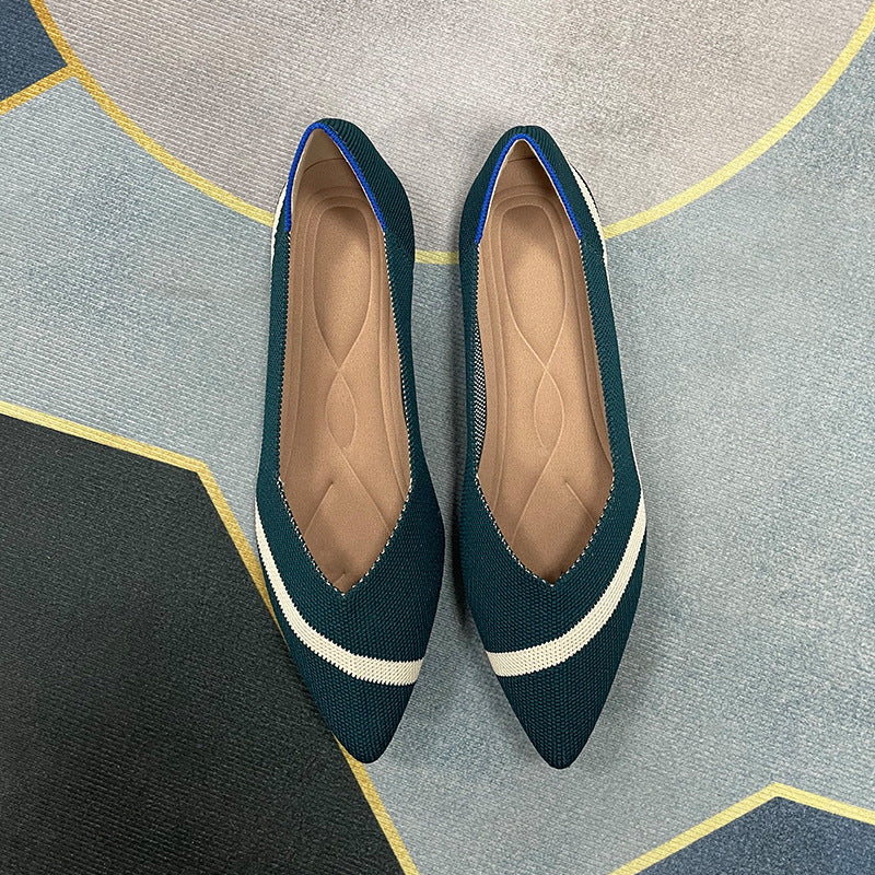 尖ったトゥの浅口フラットシューズ・シングルシューズ