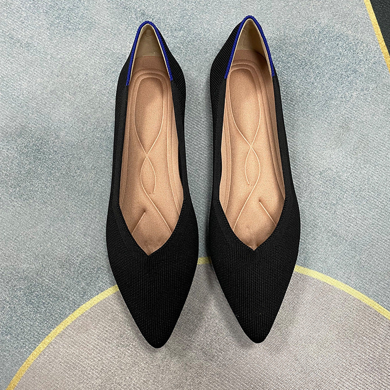 尖ったトゥの浅口フラットシューズ・シングルシューズ