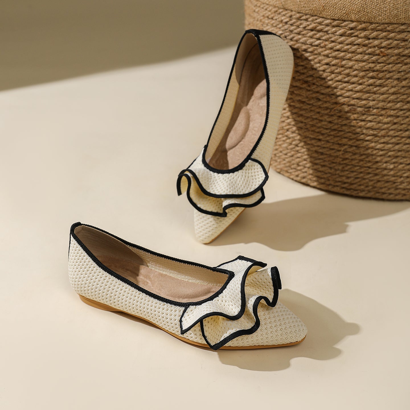 ラッフルエッジ編み込みフラットシューズ