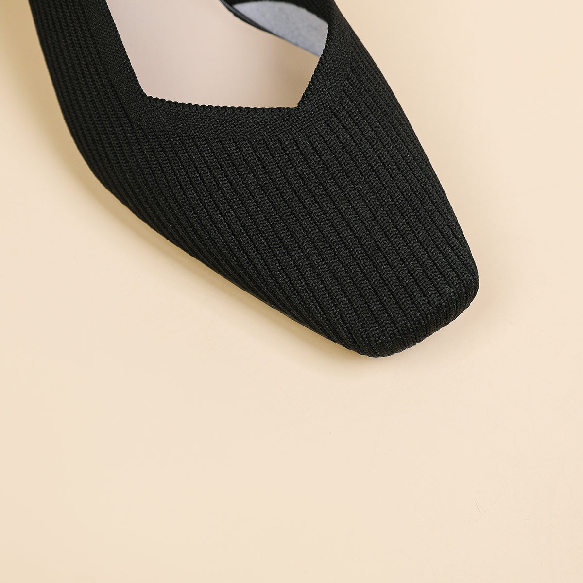 方頭後ろストラップ太ヒールサンダル（5.5cmヒール）