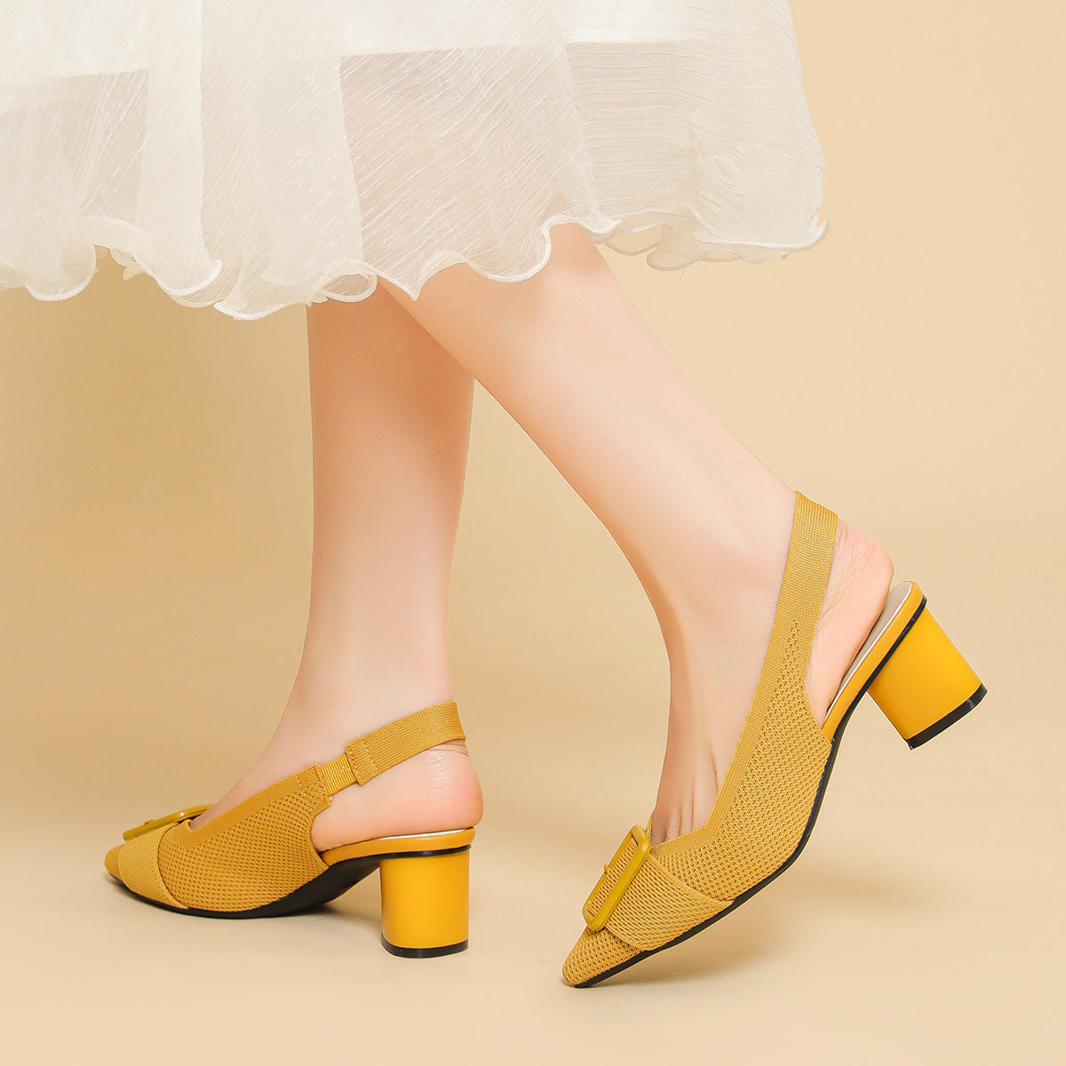 ポインテッドトゥ 浅口 太ヒールサンダル