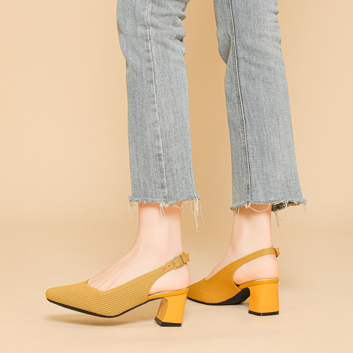 方頭後ろストラップ太ヒールサンダル（5.5cmヒール）