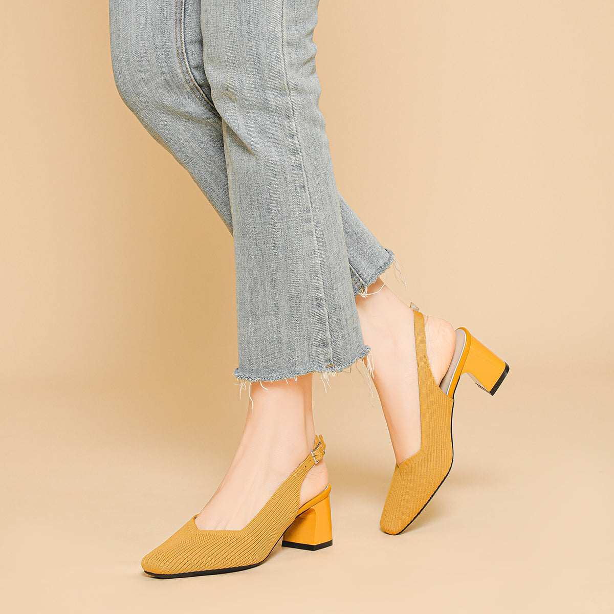 方頭後ろストラップ太ヒールサンダル（5.5cmヒール）